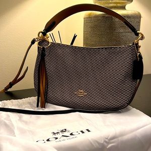 Coach hobo Bag , Blk & brown with tan small checkers. New .